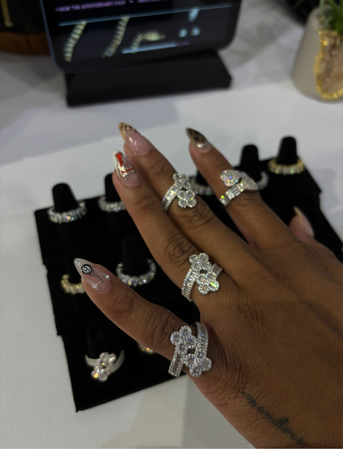 LUCKY RING