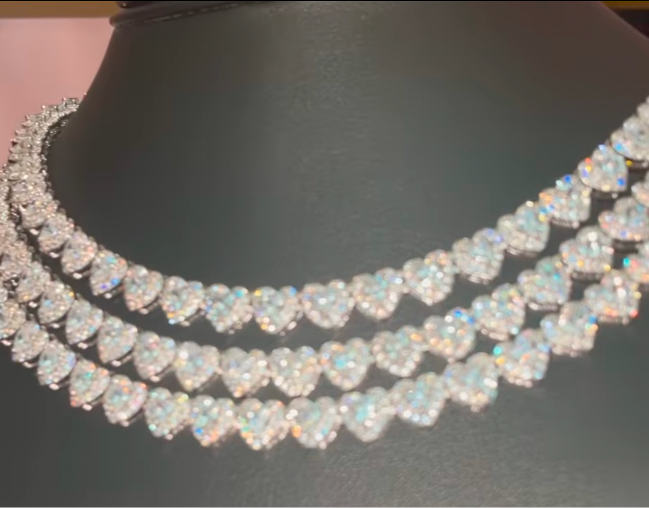 HEART ON ICE NECKLACE